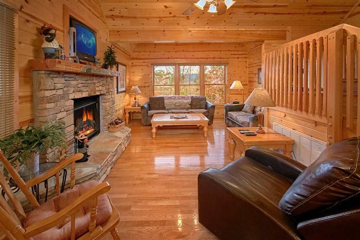 731 Oldham St, Pigeon Forge, TN 37863