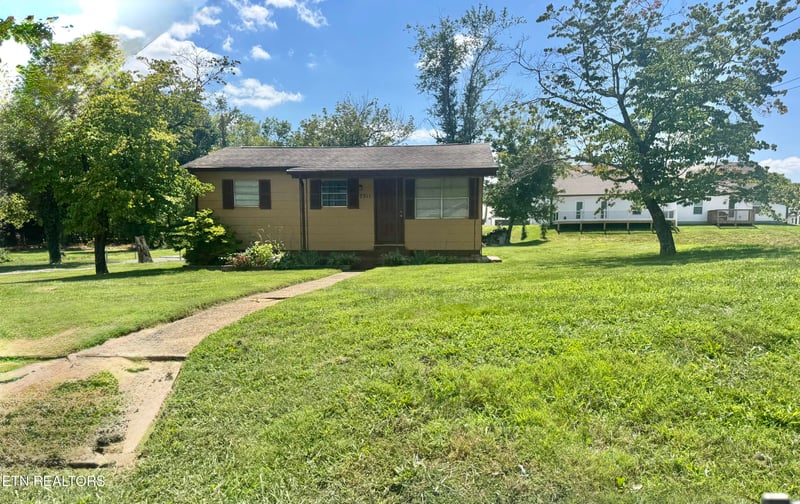 7311 Old Clinton Pike, Powell, TN 37849