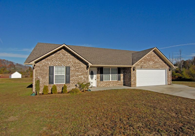 7315 Shady Acres Ln, Corryton, TN 37721