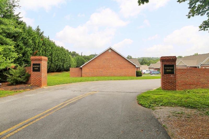 7318 Windtree Oaks Way, Knoxville, TN 37920
