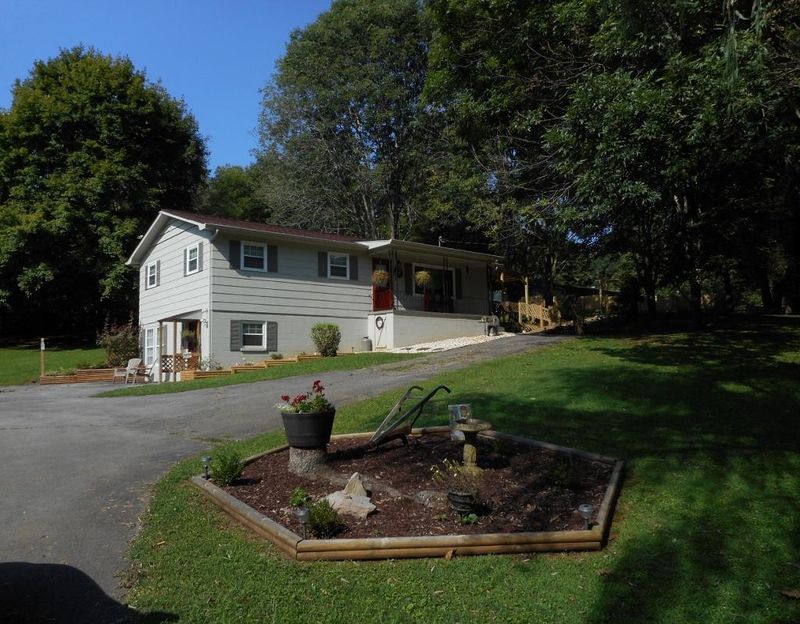 7319 White Wing Rd, Lenoir City, TN 37771