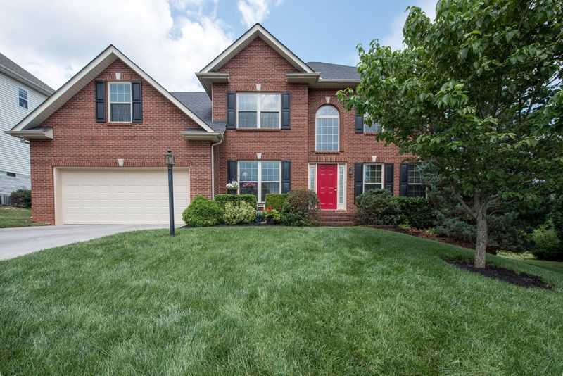 732 Baldwin Station Ln, Knoxville, TN 37922