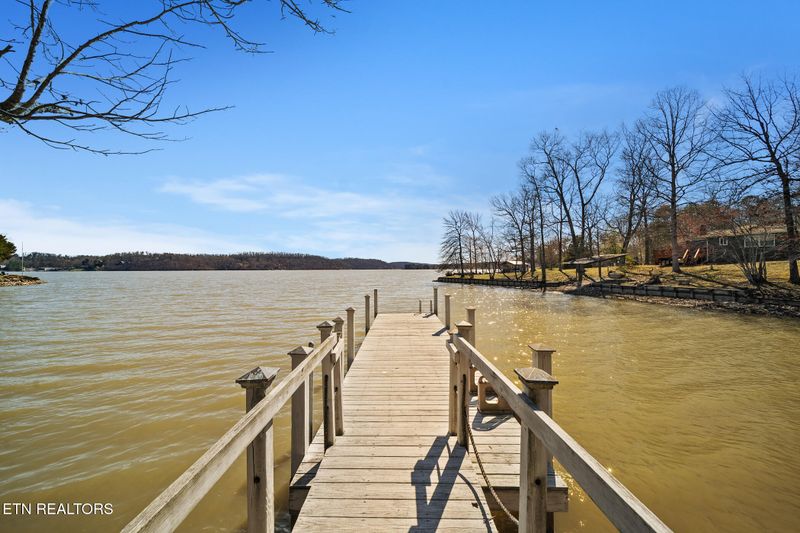 732 Eagle Point Dr, Rockwood, TN 37854