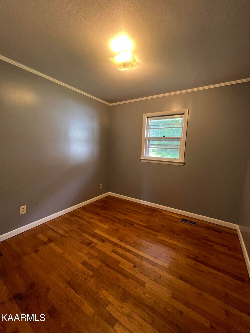 732 Ferry St, Loudon, TN 37774