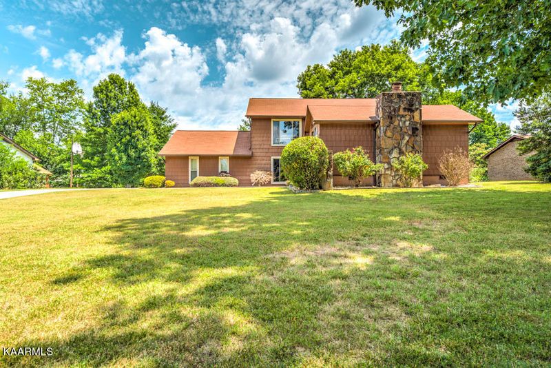 732 Montvue Ave, Kingston, TN 37763