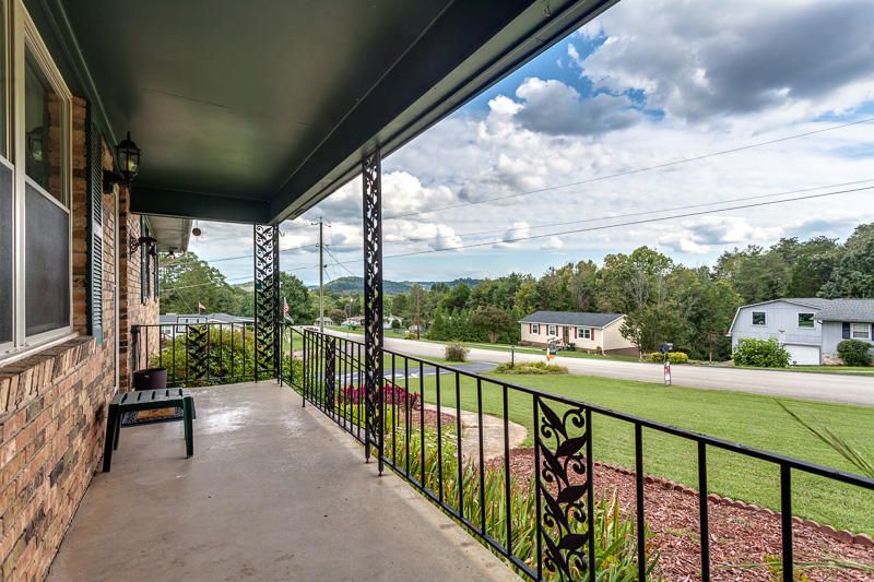 7320 Bonny Kate Dr, Knoxville, TN 37920