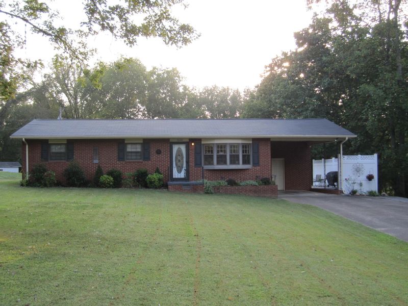 7320 Edna Rd, Knoxville, TN 37920