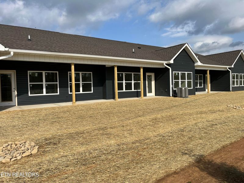 7320 Whispering Creek Ln, Powell, TN 37849