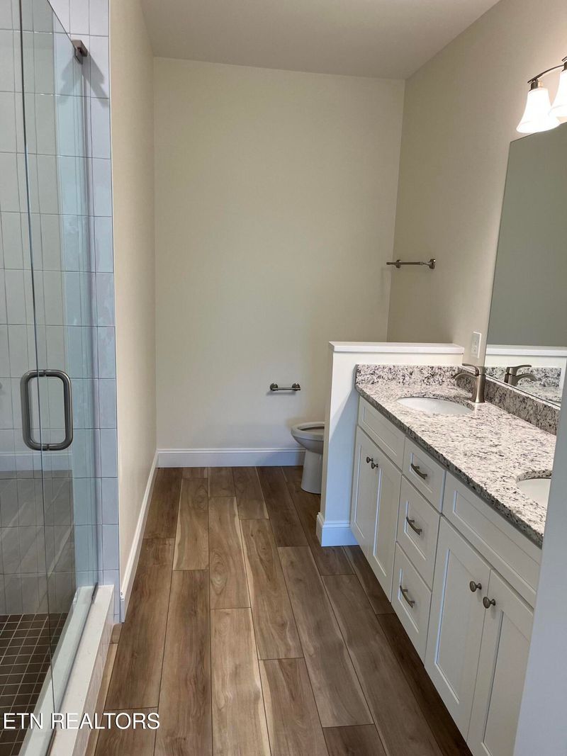 7320 Whispering Creek Ln, Powell, TN 37849