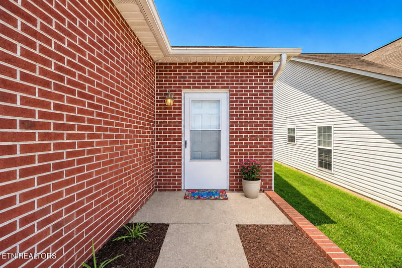 7321 Long Shot Ln, Knoxville, TN 37918