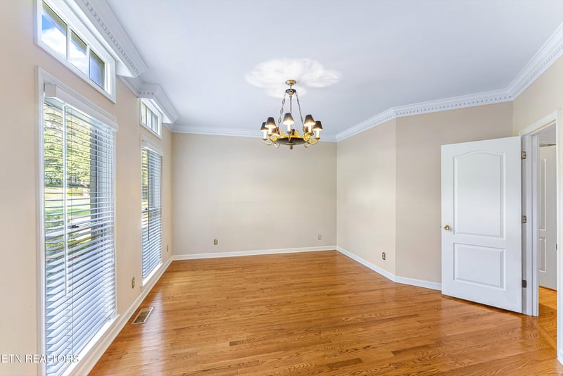 7324 Parliament Dr, Knoxville, TN 37919