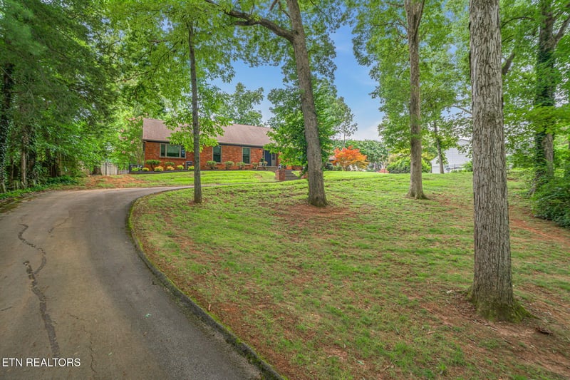 7324 Rotherwood Dr, Knoxville, TN 37919