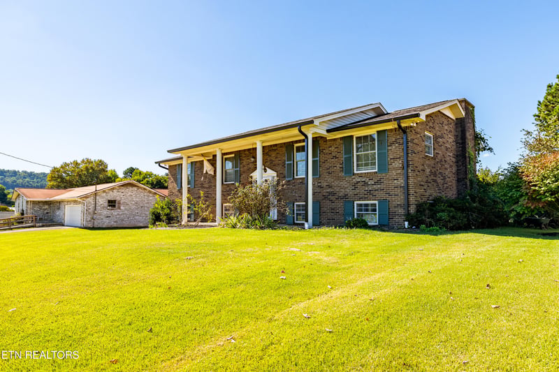 7325 Hallbrook Rd, Knoxville, TN 37918
