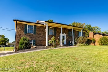 7325 Hallbrook Rd, Knoxville, TN 37918