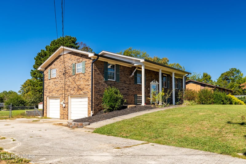 7325 Hallbrook Rd, Knoxville, TN 37918