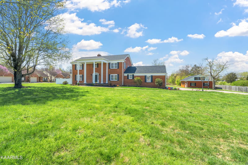 7325 Old Clinton Pike, Knoxville, TN 37921