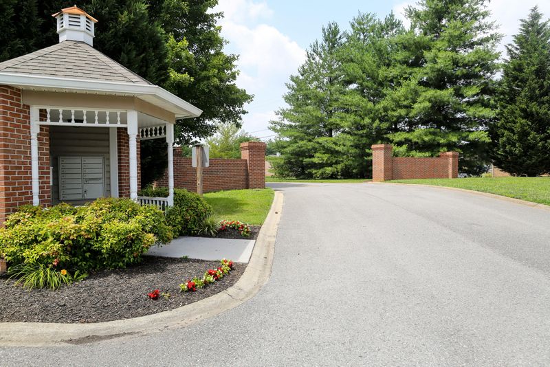7325 Windtree Oaks Way, Knoxville, TN 37920