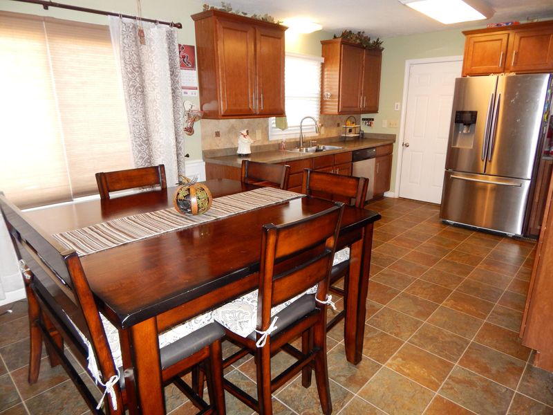 7328 Carpenter Rd, Knoxville, TN 37931