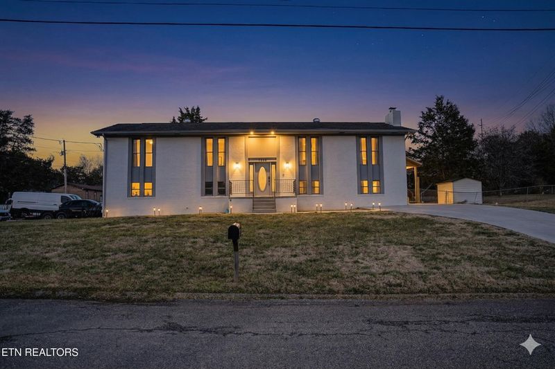 7328 Palmleaf Rd, Knoxville, TN 37918