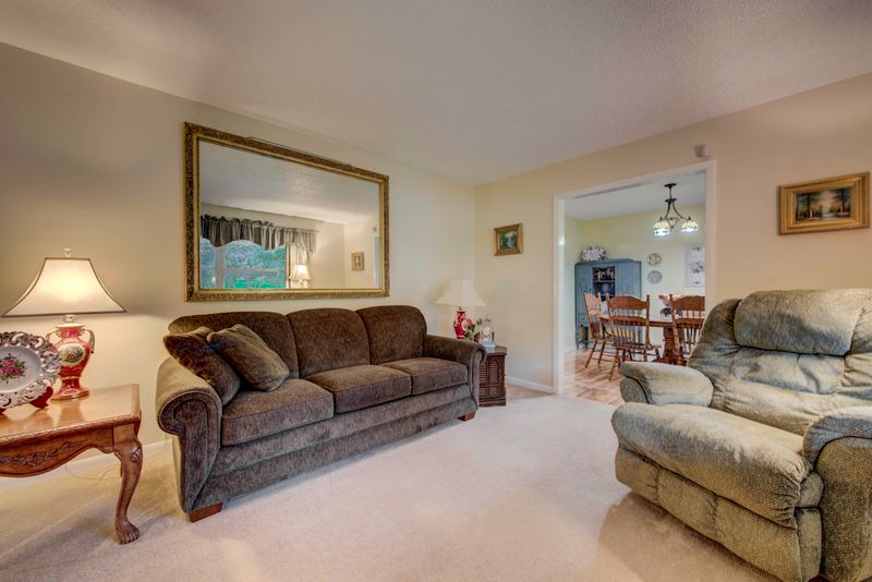 7329 Chartwell Rd, Knoxville, TN 37931
