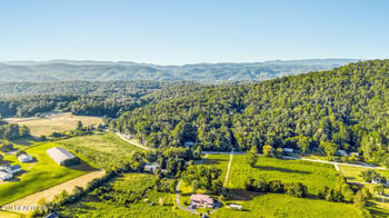 733 Cavern Rd, Townsend, TN 37882
