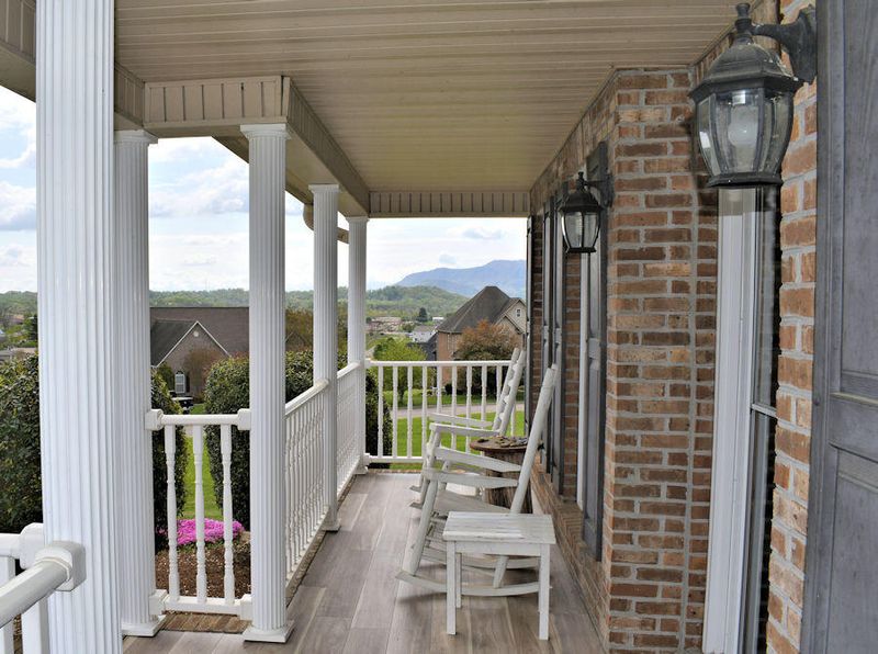 733 Deep Woods Ln, Seymour, TN 37865