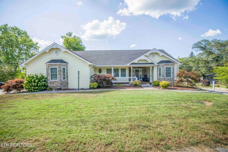 733 Elm Ave, Rockwood, TN 37854
