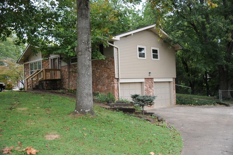 733 N Whispering Oak Cir, Powell, TN 37849
