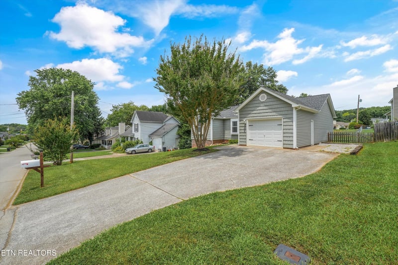 733 Summerdale Dr, Knoxville, TN 37934