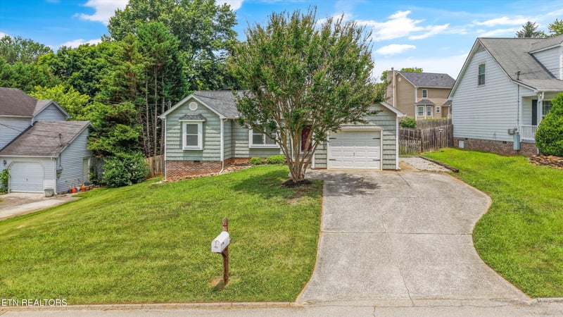 733 Summerdale Dr, Knoxville, TN 37934