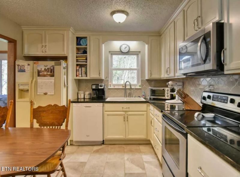 7333 Joyce Ln, Powell, TN 37849