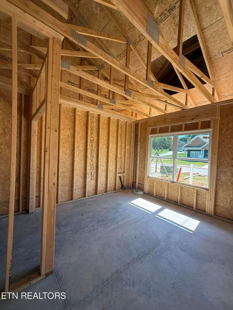 7334 Whispering Creek Ln, Powell, TN 37849