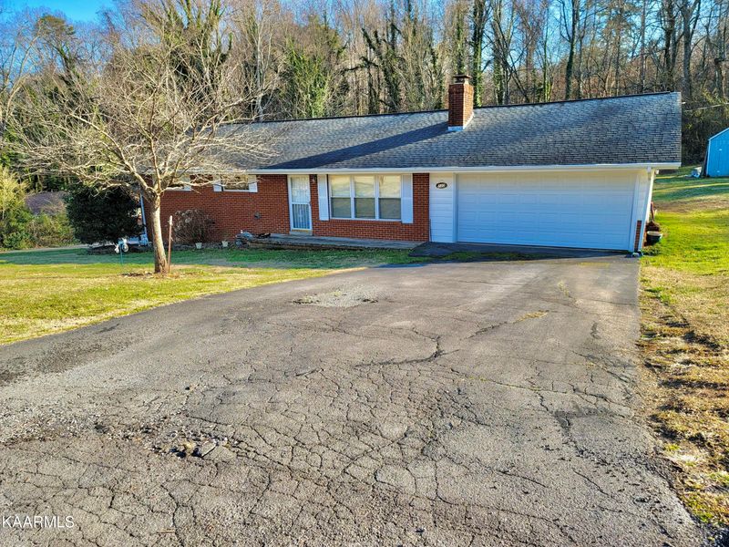735 Chilhowee Cir, Seymour, TN 37865