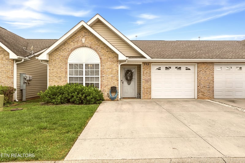 735 Greensboro Way, Knoxville, TN 37912