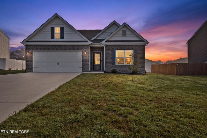 735 Saulsbury Ln, Clinton, TN 37716