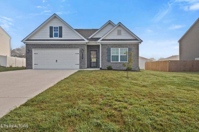735 Saulsbury Ln, Clinton, TN 37716