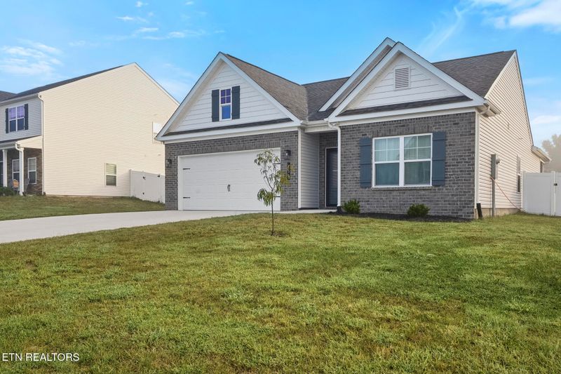 735 Saulsbury Ln, Clinton, TN 37716