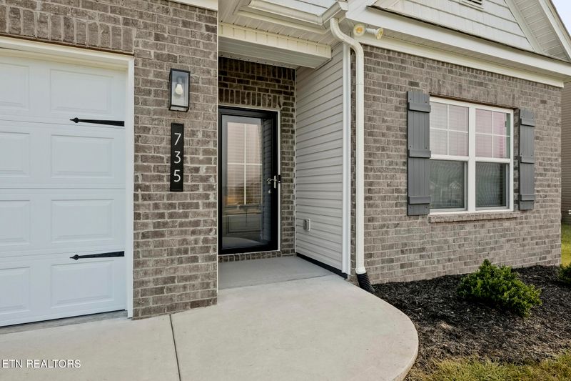 735 Saulsbury Ln, Clinton, TN 37716