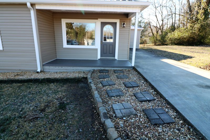 735 Southern Pw, Athens, TN 37303