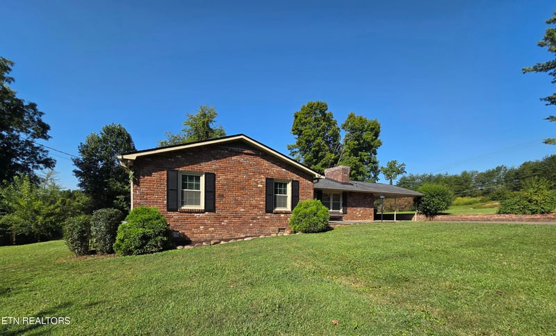 7352 NW Winchester Dr, Knoxville, TN 37919