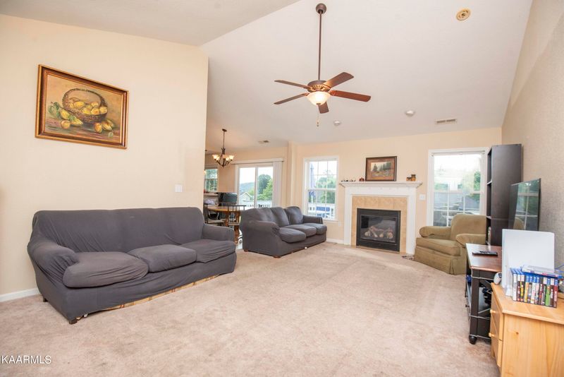 736 Boone Dr, Seymour, TN 37865