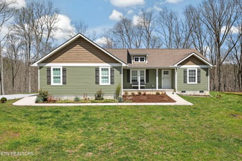 736 Poston Dr, Monterey, TN 38574