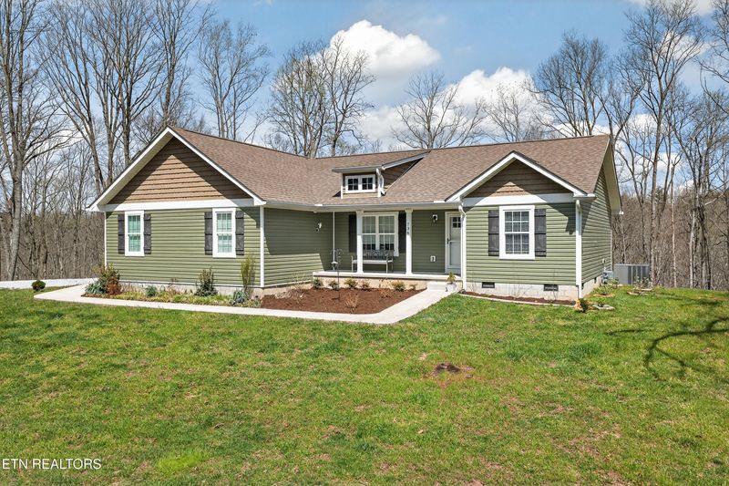 736 Poston Dr, Monterey, TN 38574