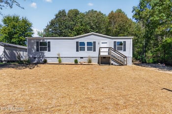 736 Shadberry Dr, Crossville, TN 38572