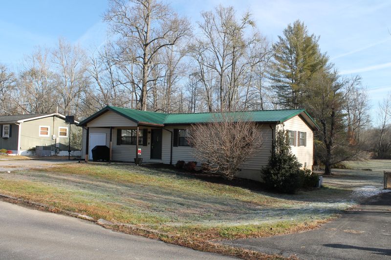 736 Sleepy Hollow Rd, Oliver Springs, TN 37840