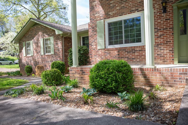737 Valley Dale Rd, Knoxville, TN 37923
