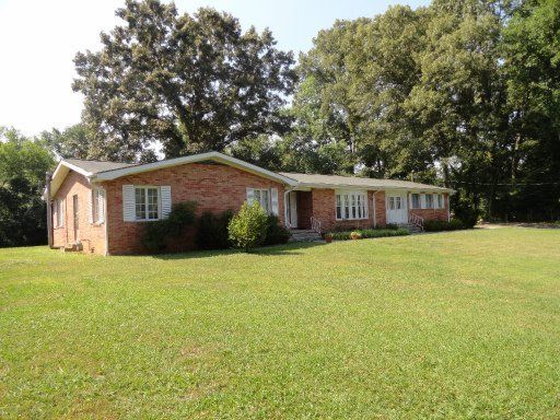 738 Charles Seivers Blvd, Clinton, TN 37716