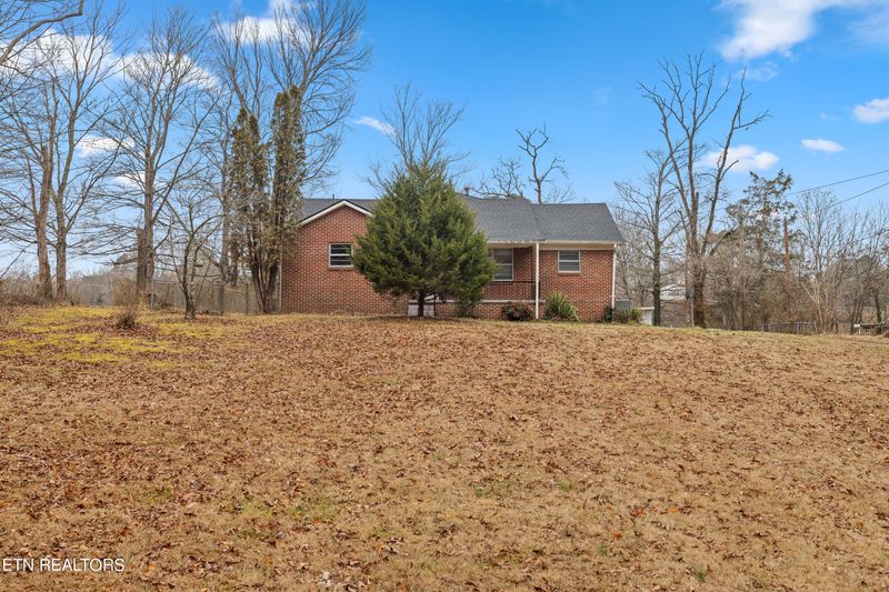 738 S Jackson St, Athens, TN 37303