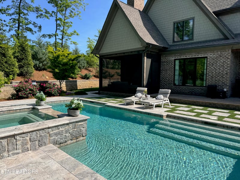 739 Barnsley Rd, Knoxville, TN 37934