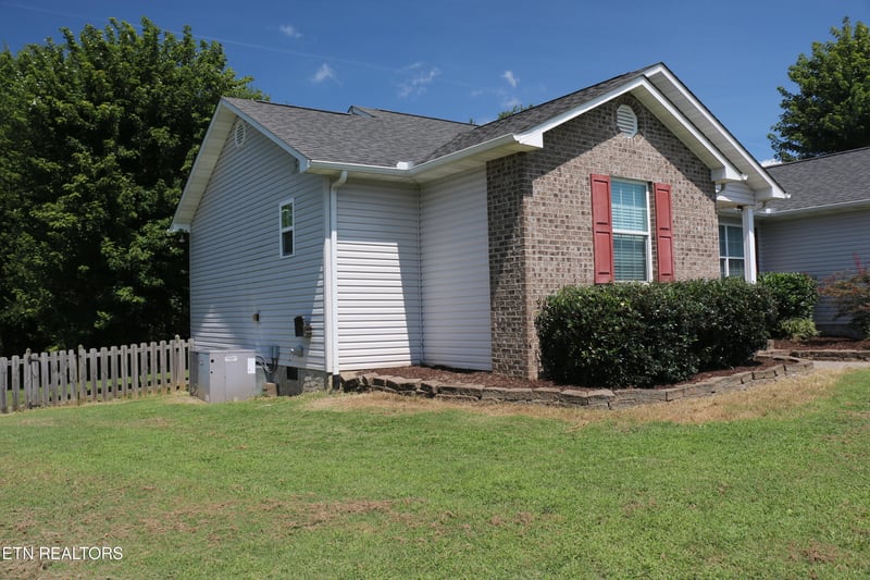 739 Boone Dr, Seymour, TN 37865
